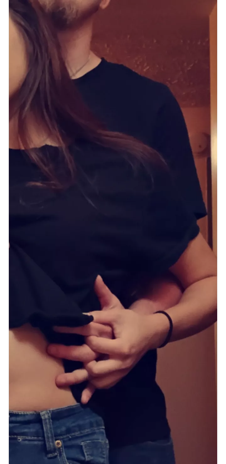 20f 27m looking for a 3rd to have some fun 🤭 420 friendly!