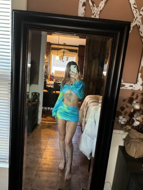 21F Rhode Island- Looking for trouble? Because I might be it tonight 😉