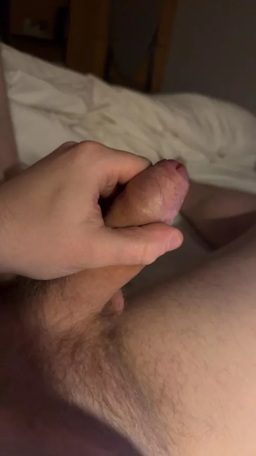 30 [M4A] #Bedfordshire - Would love a hung guy to play with or an f to go down on! Could be both! Working away for a few days.