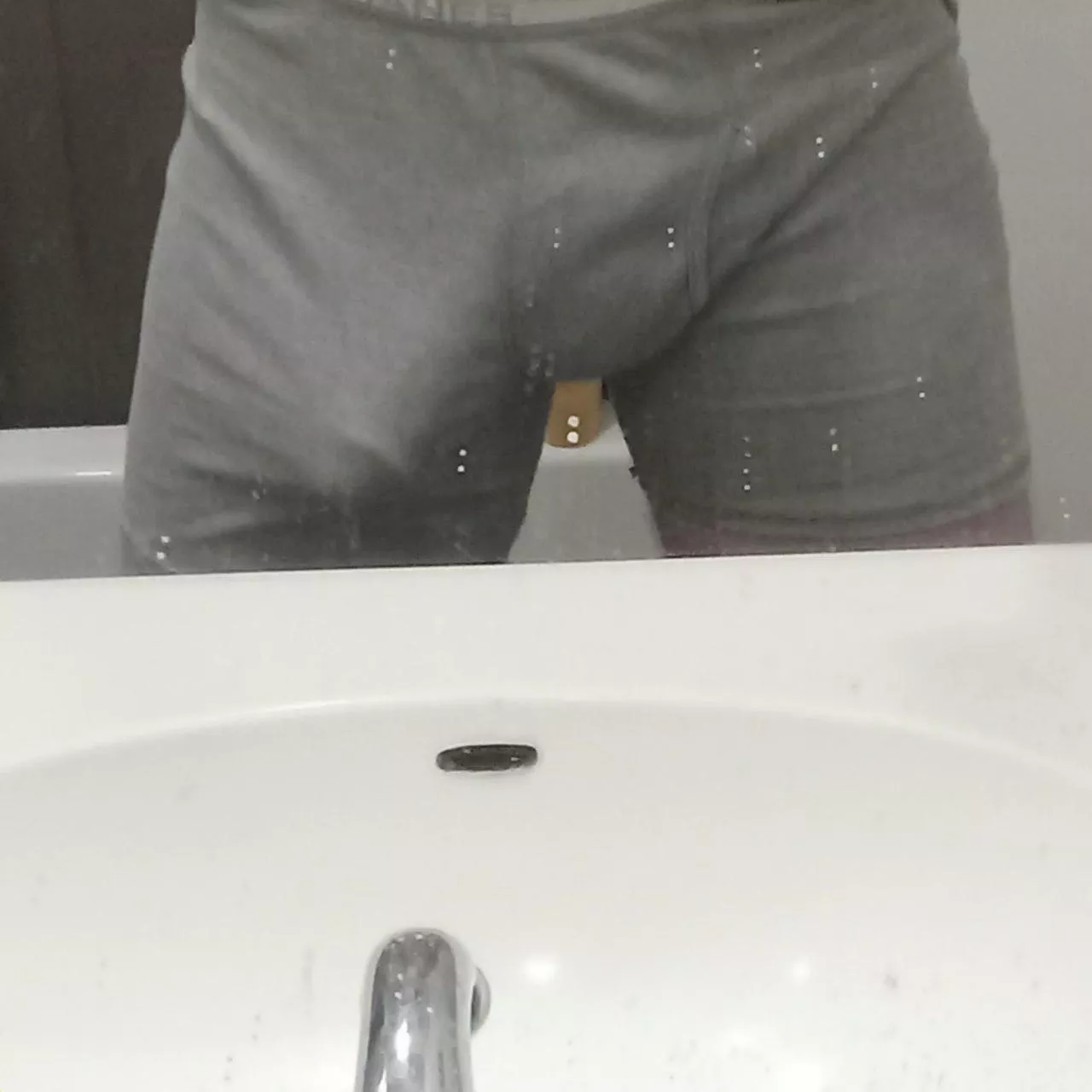 35 GL fit hung daddy has a lot of cum for the right sissy. 