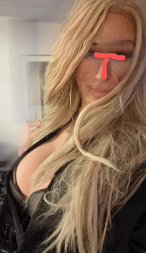 38 [T4M] CD Seeks Sex Starved Studs to Service