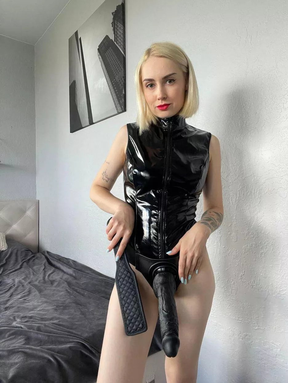 Can you handle mommy’s 10” ?🩷😈💦
