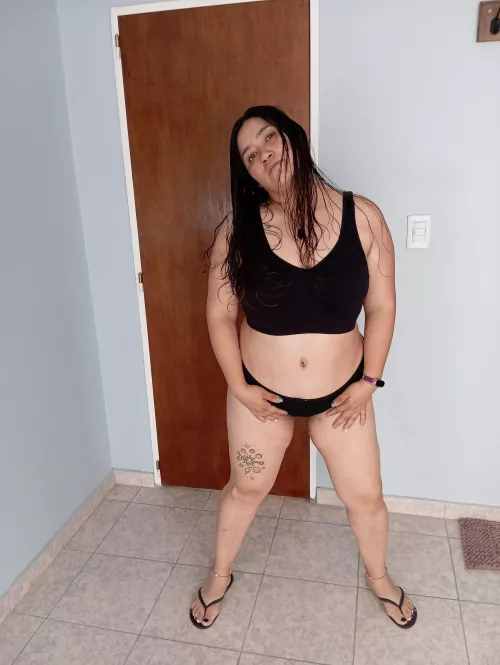 Can you imagine passing your tongue over my navel? 👅🔥🔥🫦🫦