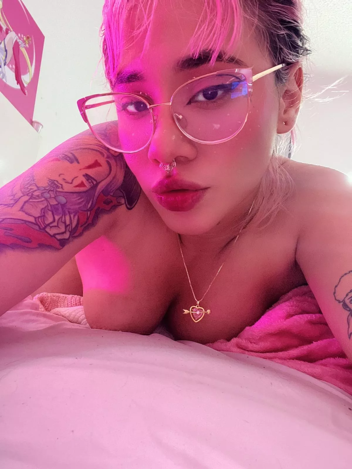 Check the latest content and promos on my premium pages💜