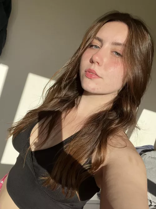 crop tops make me want to seduce older men