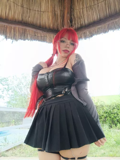 Do guys like thick thighs wearing mini skirts..