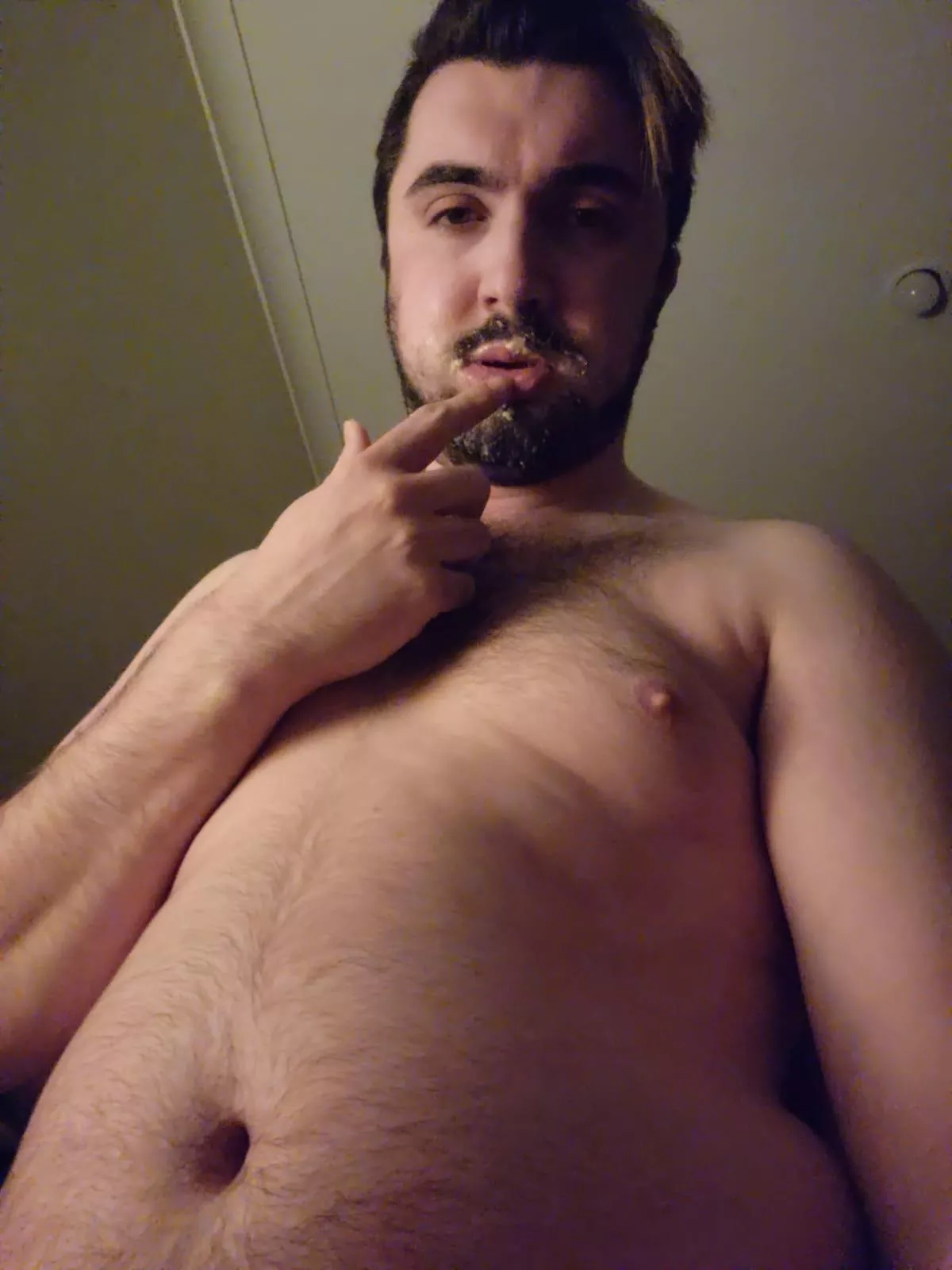 Feed me like I'm your piggy? 🐷