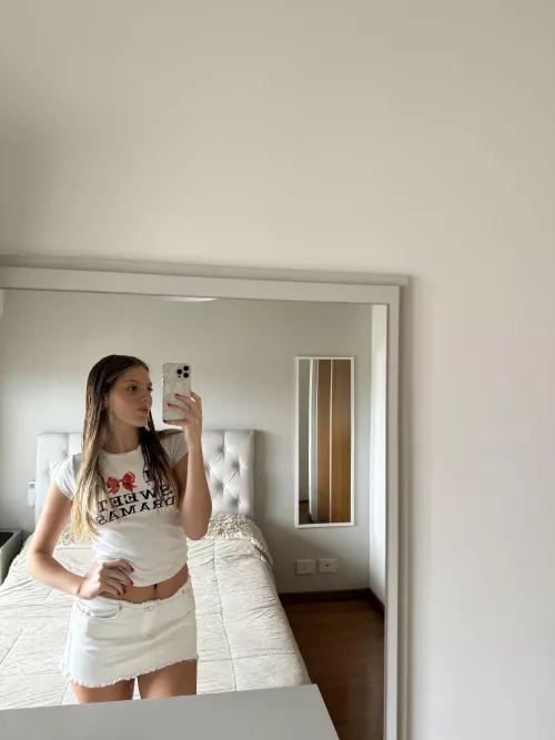 Feelin' cute, wanna date? Text me!