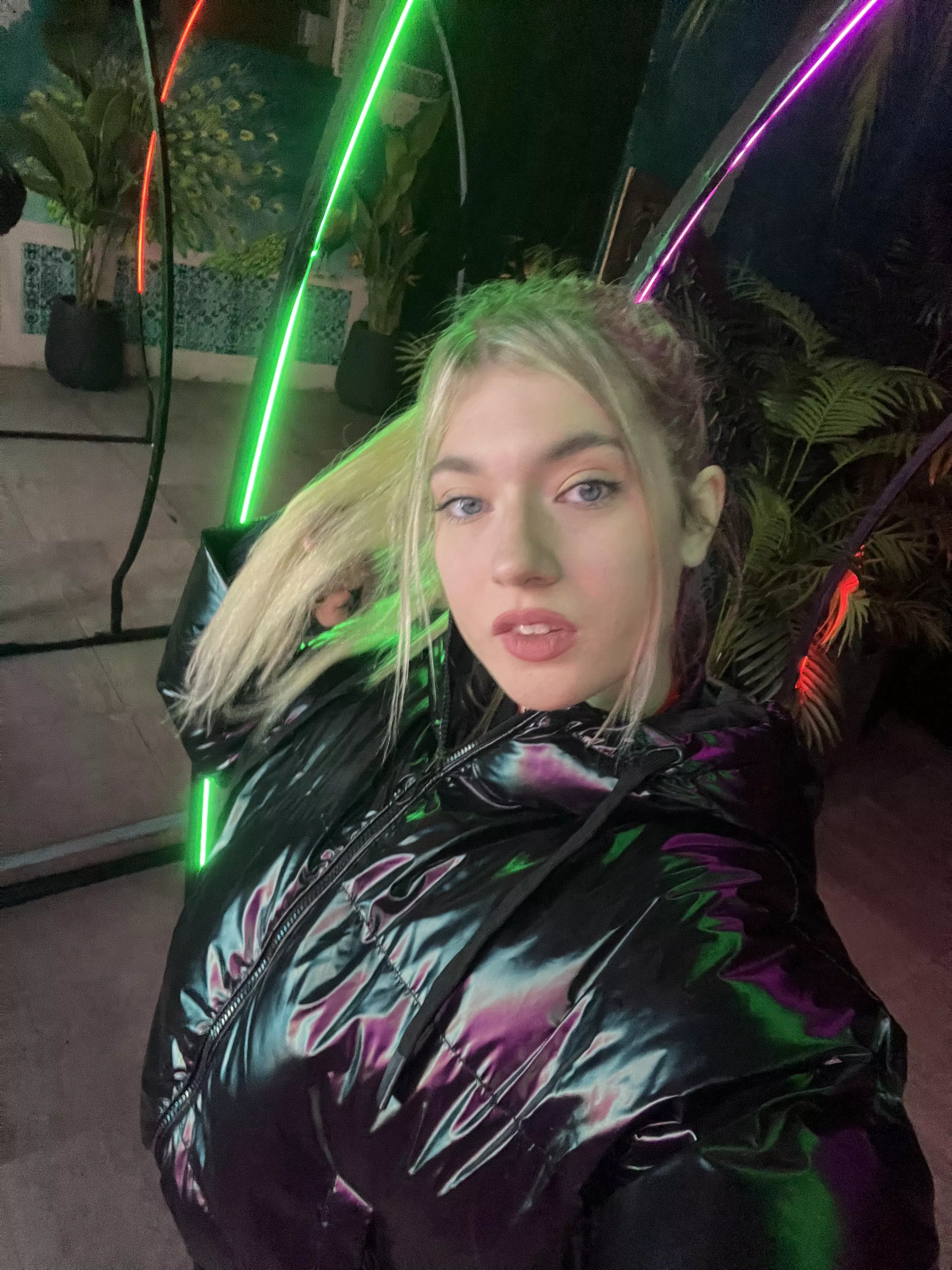 Feeling cute and date-ready! Text me!