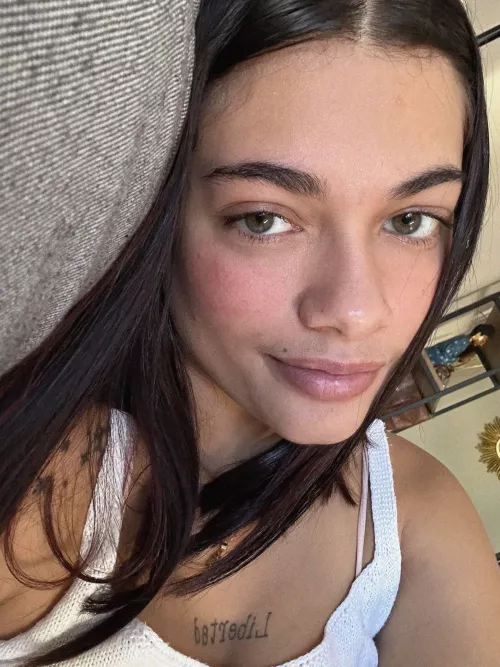 Feeling good and ready to share the vibe F19 F4M