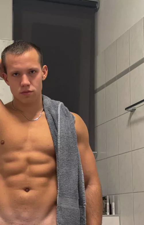 Fresh day, fresh mood… and a little naughty side 😈💖