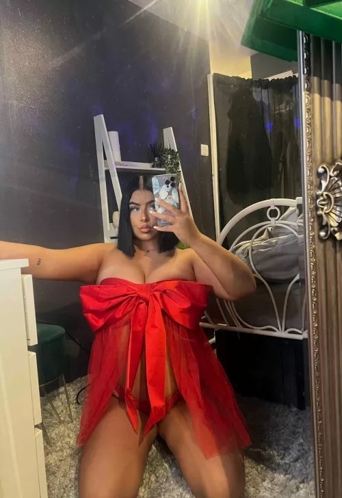 Hands up to those who like chubby MILFs