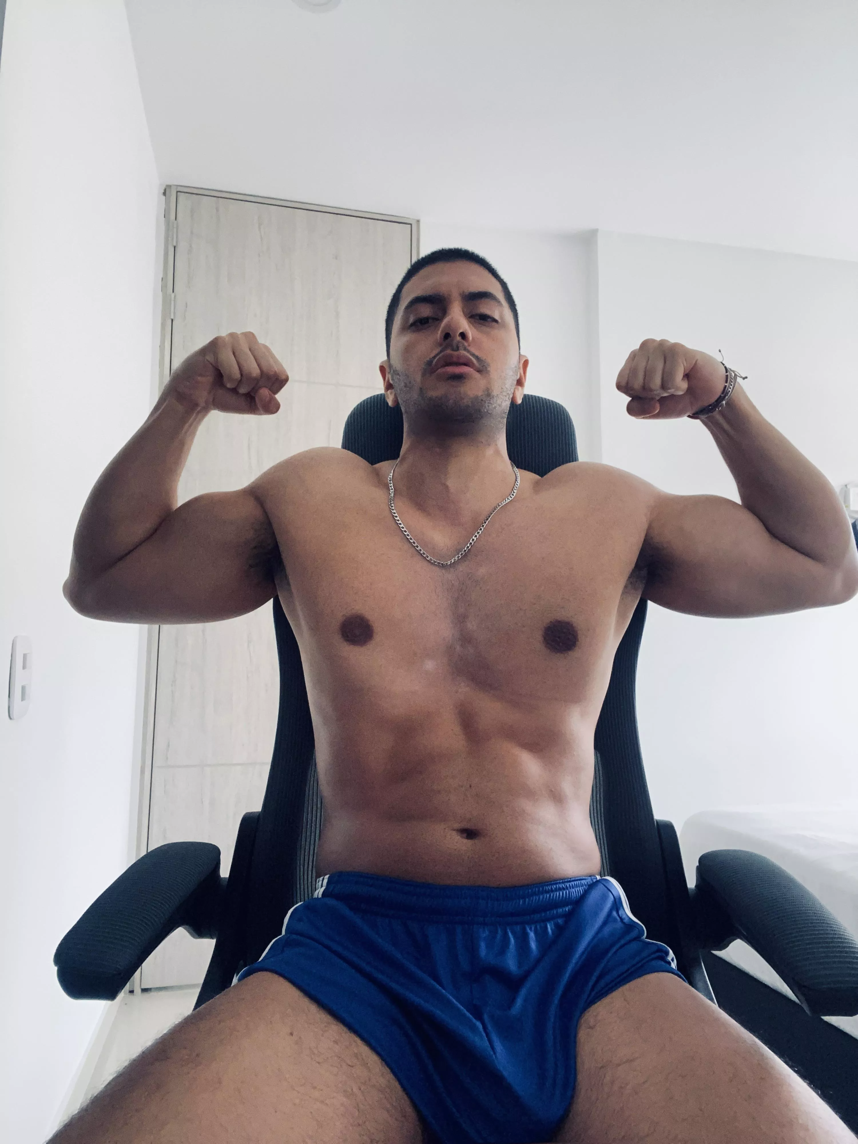 I know you’re licking the screen 