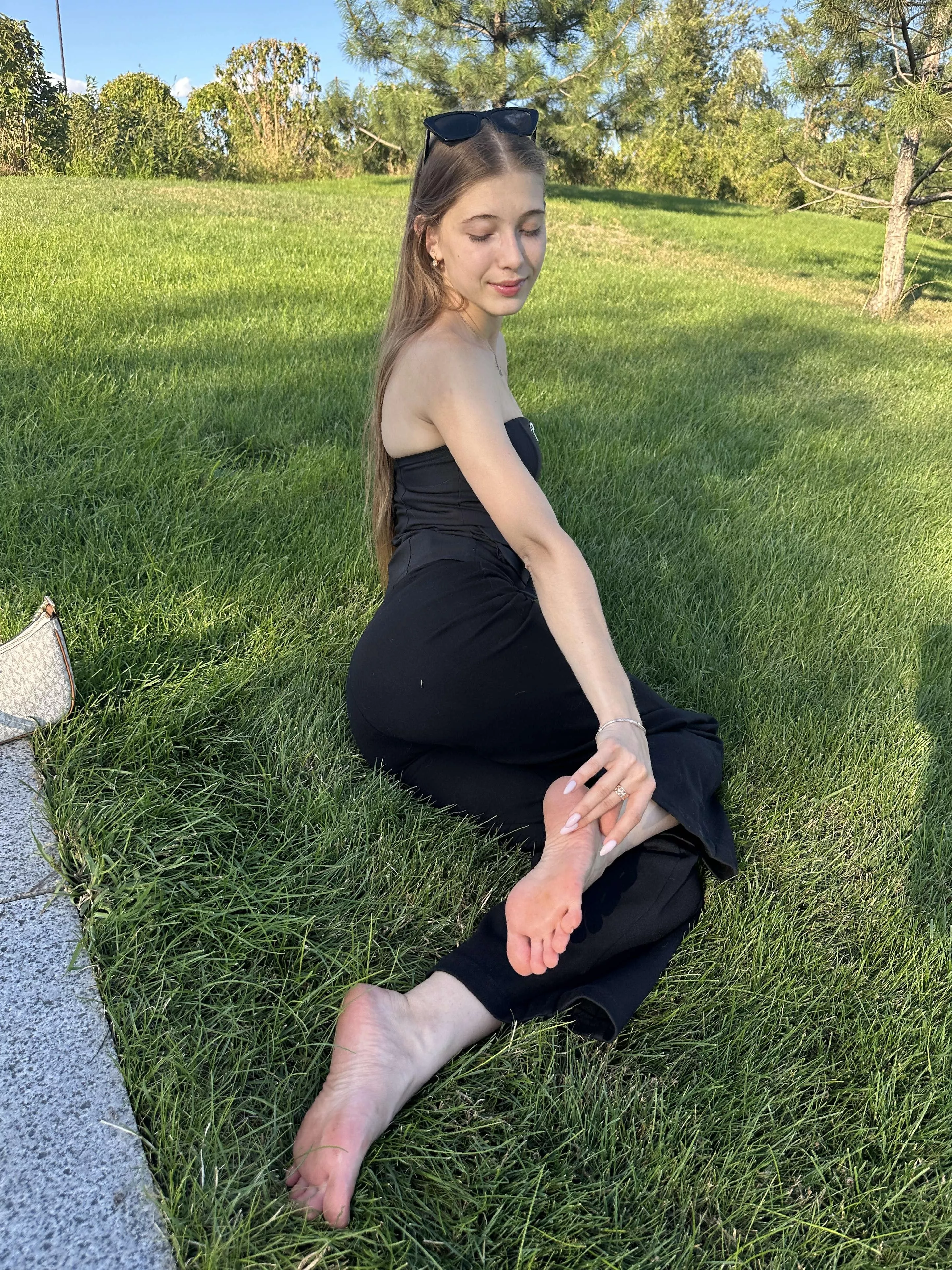 I love showing ff my cute feet feet