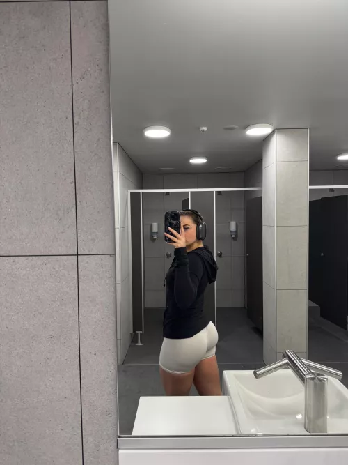 I need a gym buddy to train me. Anyone? 