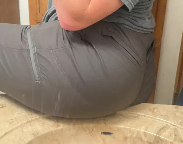 Is this ass big enough for your bbc? DMs open :)) 