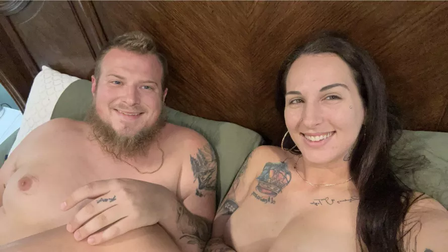 It’s my husbands birthday!!!!!!! We will be at halloswing tonight and it’s our first time! 😍😍 say hi if you see us!! 🥰