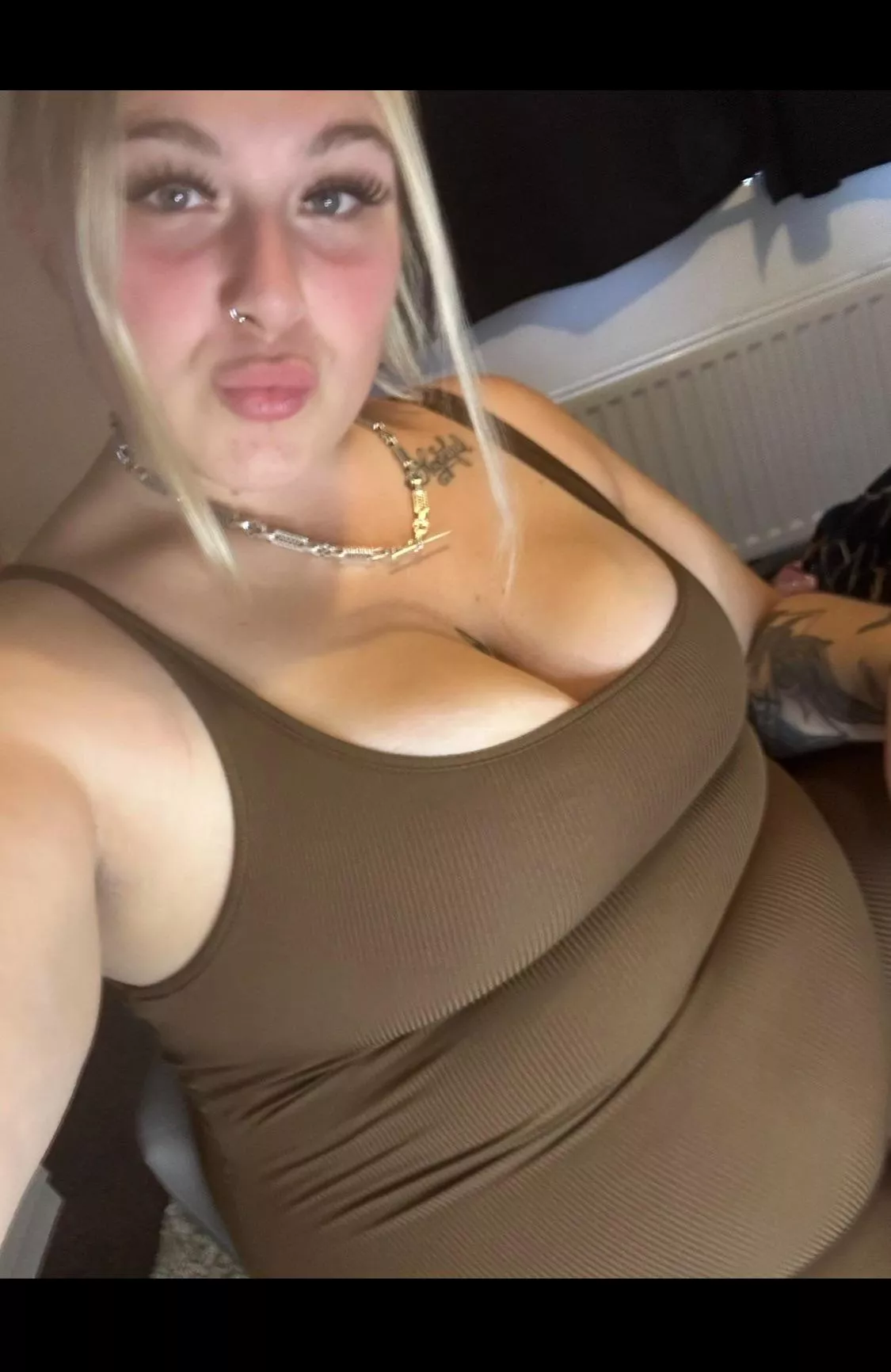 I’ve just hit 19stone ( 266) pounds 🐷