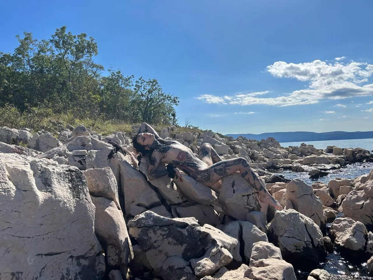 Love being nude on the public beach 