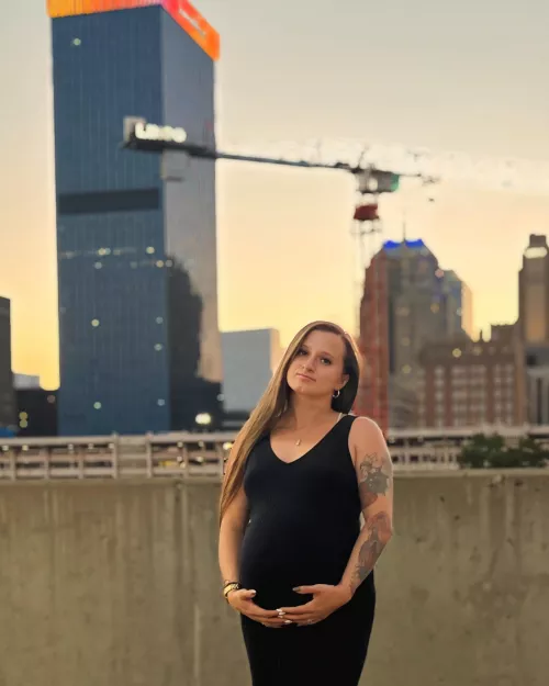 Pregnant in the city✨