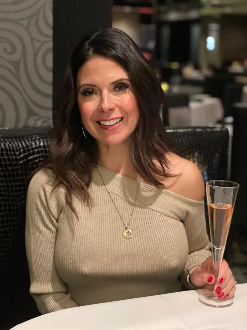 Quiet dinner alone. The waiter gave me free cheesecake. Such a nice young man