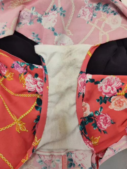 So dirty and smelly. My pussy gets sweaty 