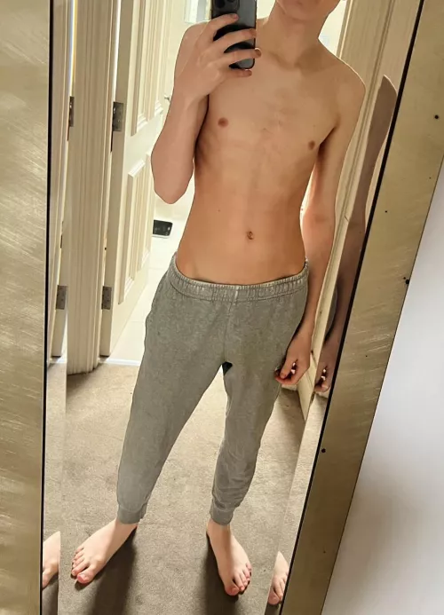 straight 18 year old lad from offerton