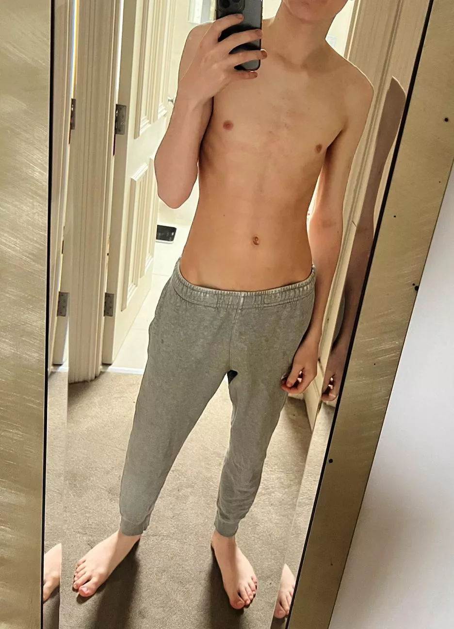 straight 18 year old lad from offerton