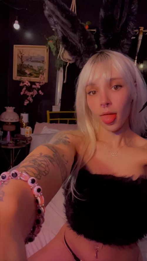 Sub for free over 100 pics and vids 🥰