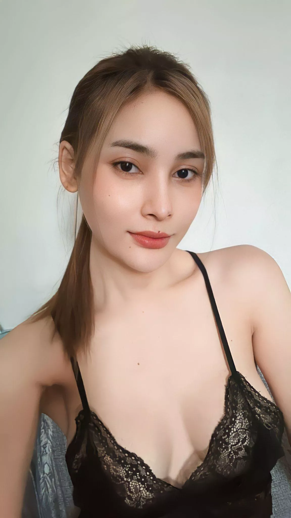 would you be cool with a girl like me shooting you some dick pics?