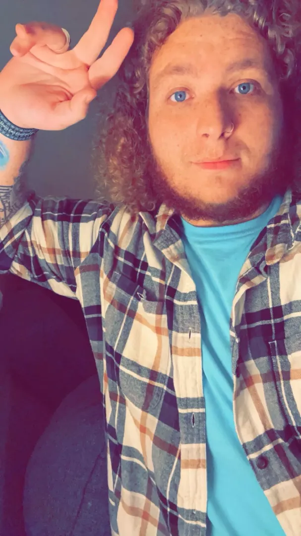 23,m4m hosting in Huntsville today. Send me a message with pictures down for whatever. I also have a pocket pussy. We can pass back-and-forth and just have some fun