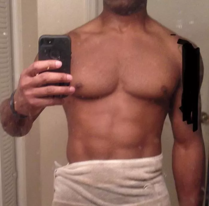 40s [M4FM] Jacksonville If you’re a couple looking for an experienced guy for some fun, check out my profile and send a dm if interested!