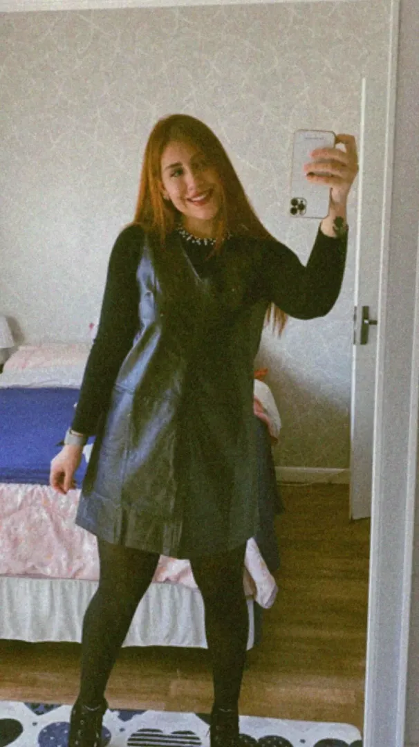 All dressed up in my favorite black outfit and feeling fabulous!