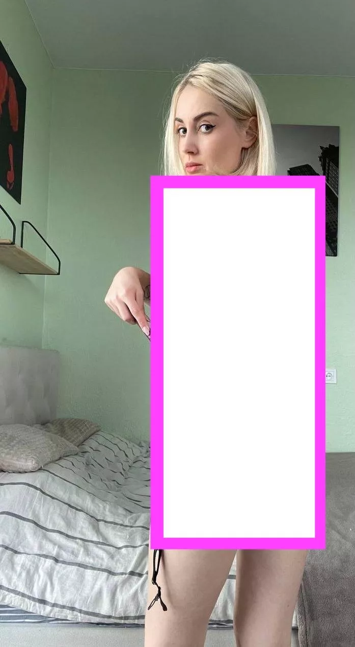 All you'll ever see are pixels and black and white stripes, betas don't deserve nudity 🤭