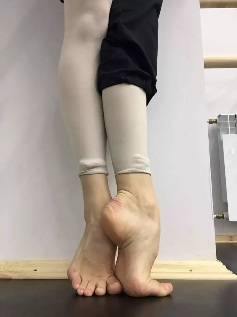 Are u ever lick ballerinas high arches feet?