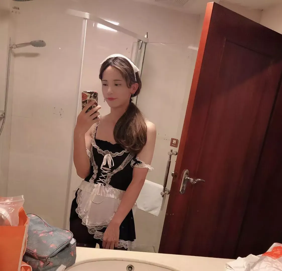 Are you into receiving nudes from adventurous, petite trans girls?