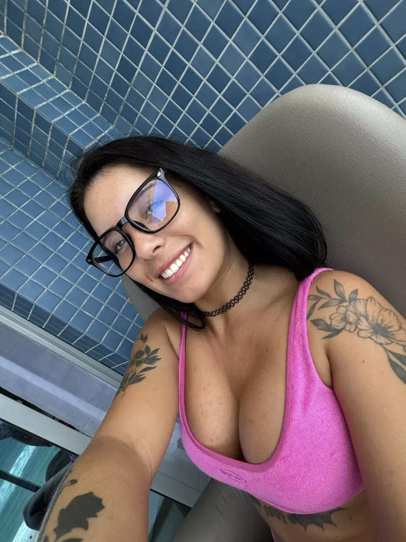 Big smile! Big tits