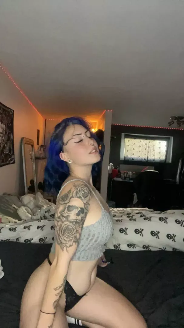 Bluer the better😈 