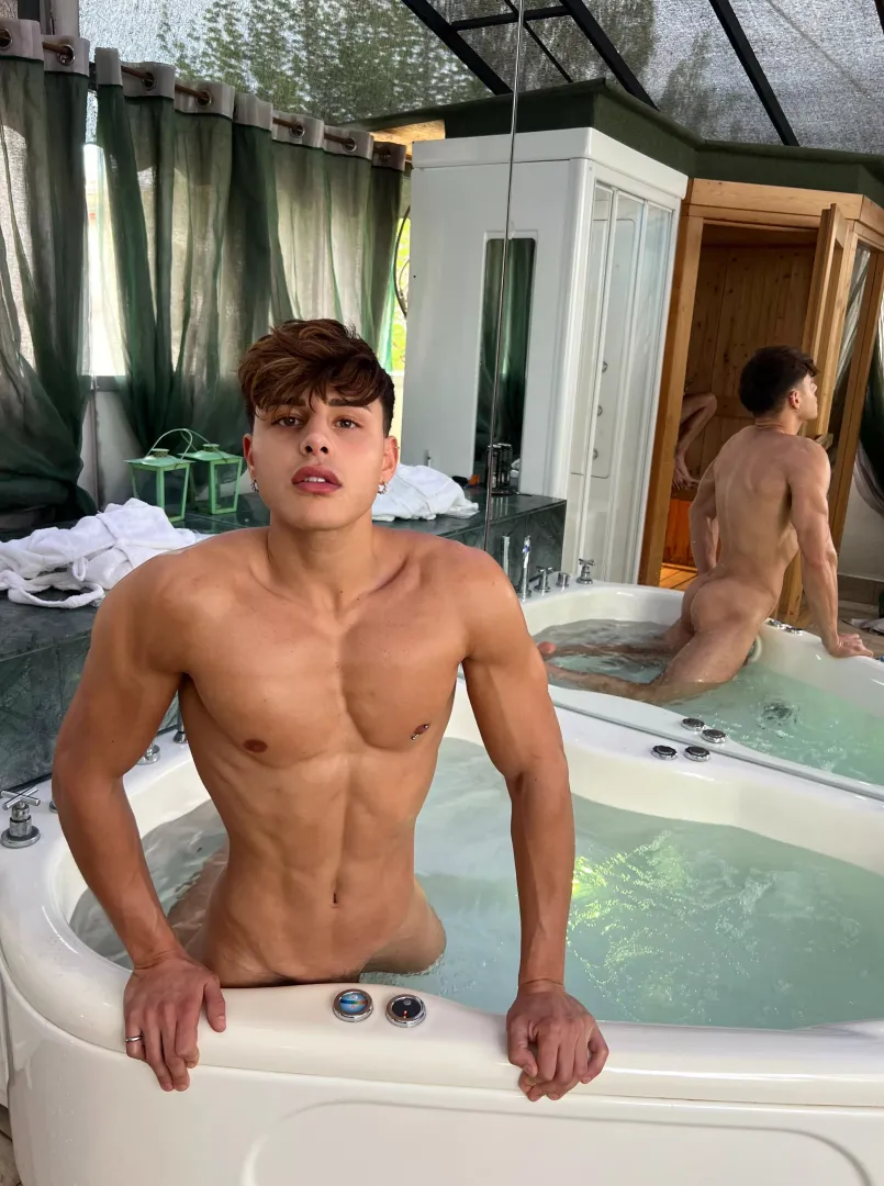 Come worship me in the jacuzzi