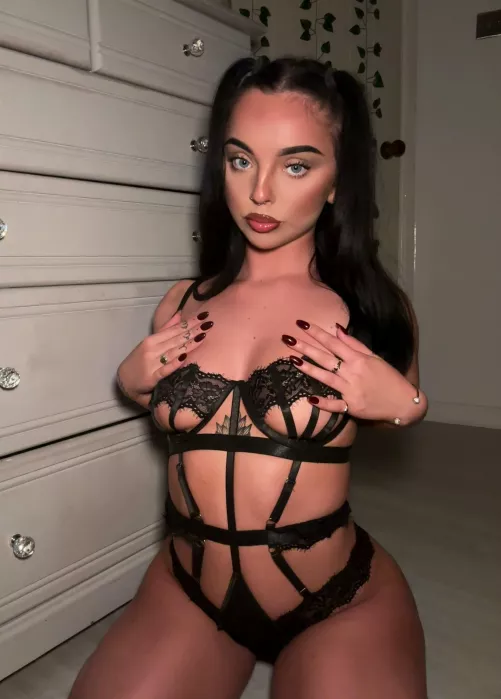 Do you mind an Essex girl with smaller tits?