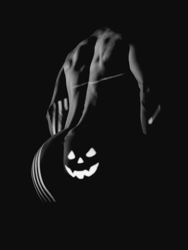 Happy Halloween B&W lovers 🎃