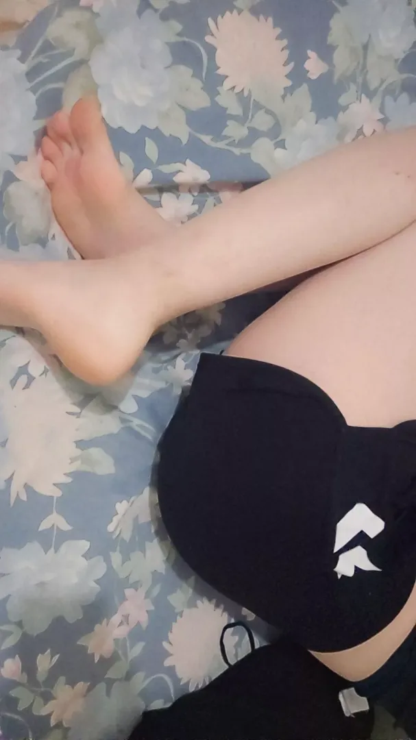 Hii new here is my feet enough for this sub? 