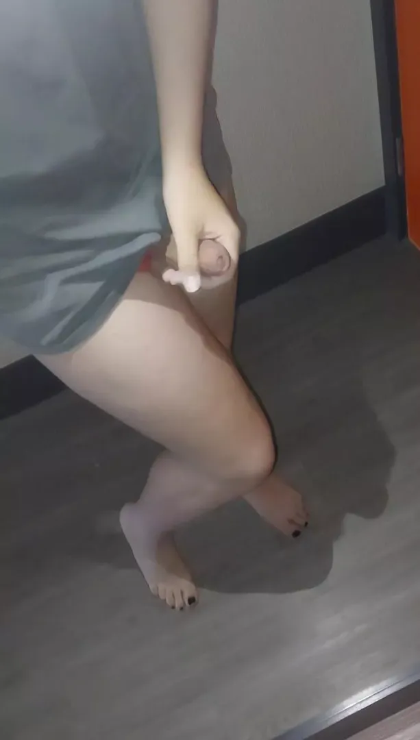 kiss my feet or my tip? 🩷🖤