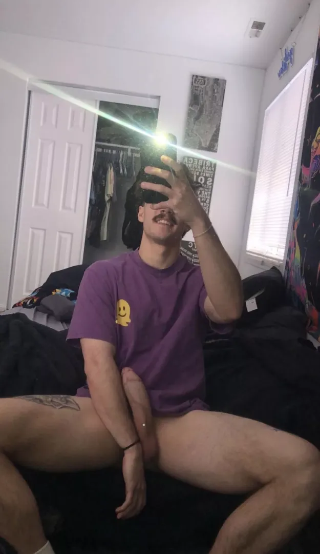 Ladies I need a kiss tonight