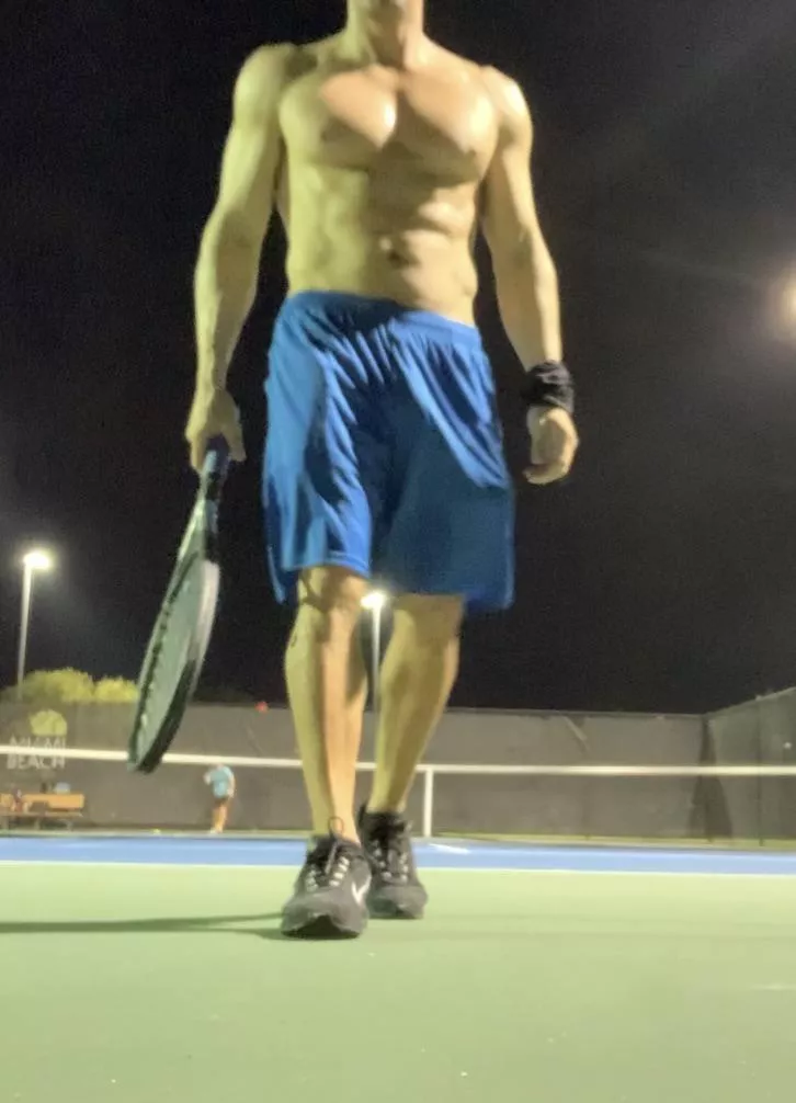 [M4FM]  Miami 6’2 tall , 8 in big thick cock  -looking for  Mfm ,Hotwife and Yoni tantric massages 💦💦💦 reply with pics& location  must verify ! 😍😍😈😈
