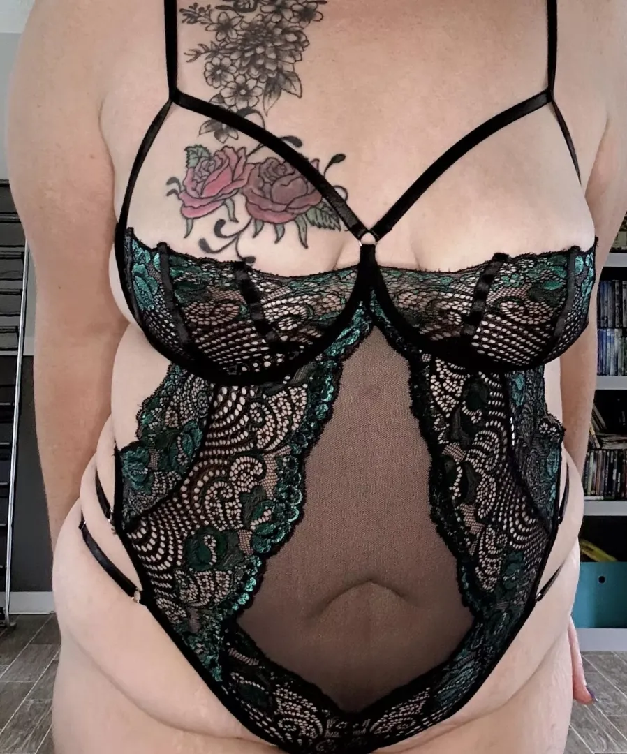 My chubby body wants you touching it all over