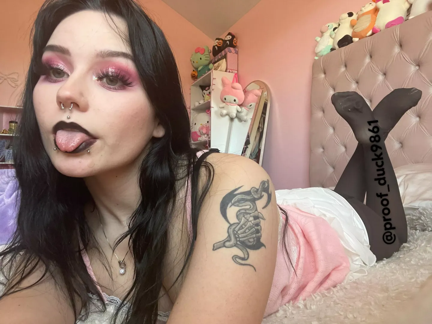 pretty, tatted, & pierced😋😈 OF discount now ✨