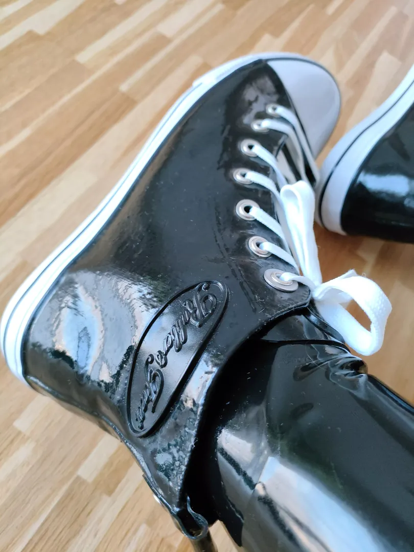 Shiny Latex Converse Sneaker <3