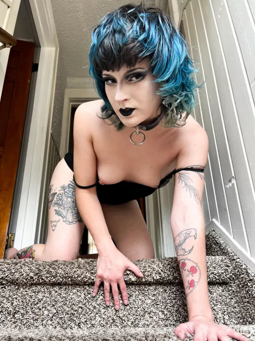 Small titty goth brat GFs seriously don’t get enough love