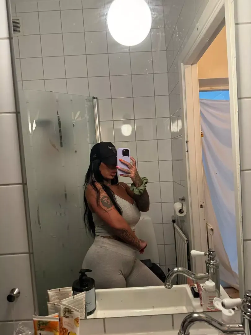 Tackar du ja till ett toa knull?😩🔞